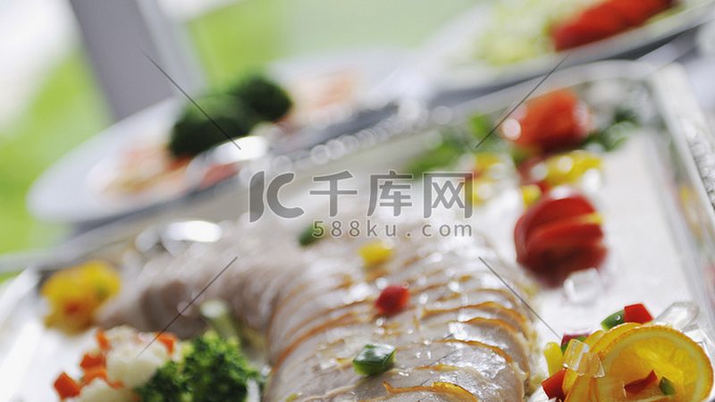 火锅食材批发供应商与厂家：如何区分两者的差异