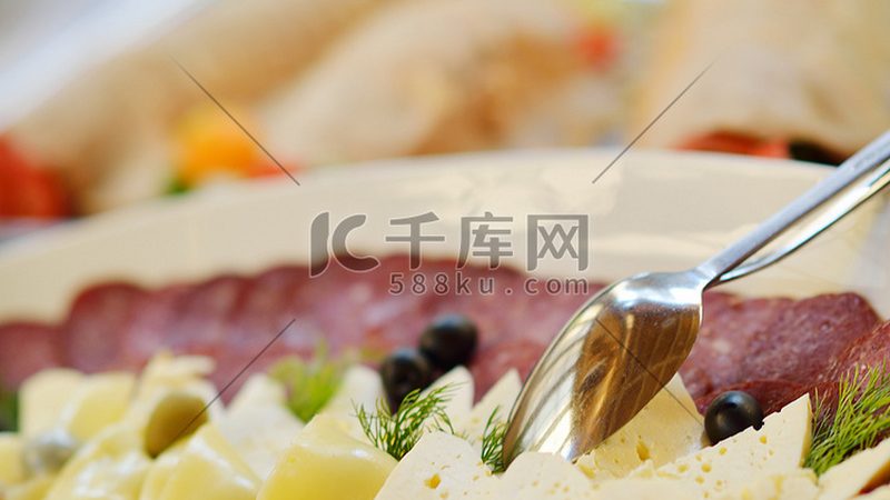 速冻食品配送：价格背后的考量因素
